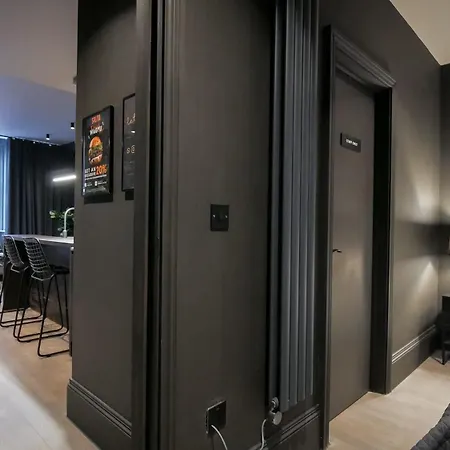 아파트 Midnight By The Heim Residences *