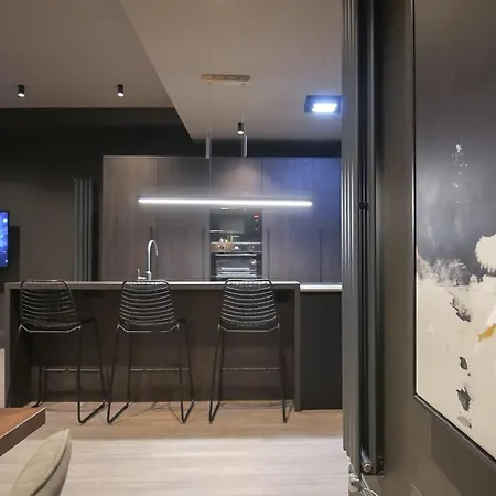 아파트 Midnight By The Heim Residences *
