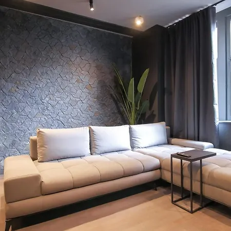 Midnight By The Heim Residences * 맨체스터