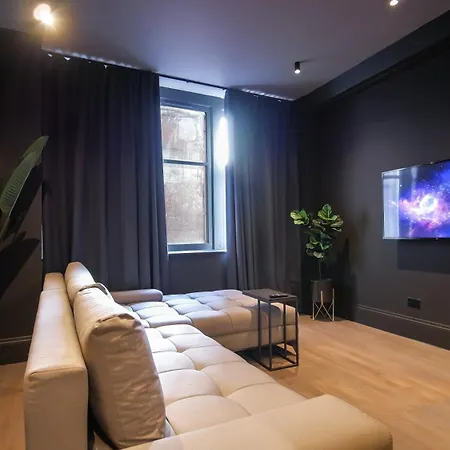 아파트 Midnight By The Heim Residences