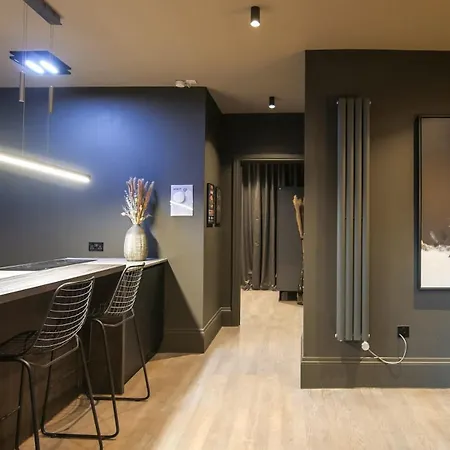 Midnight By The Heim Residences 아파트
