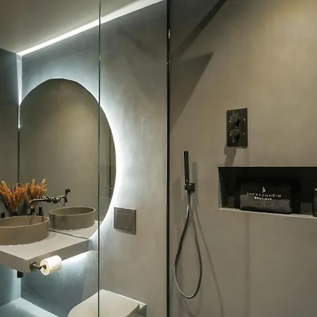 Midnight By The Heim Residences 아파트