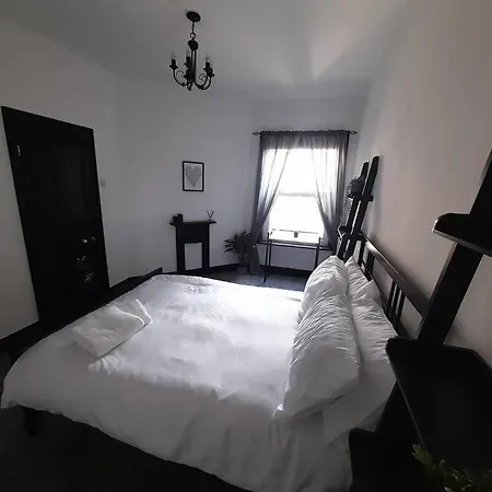 Chic 5 Double Bedroom House - 15 Min To 度假居