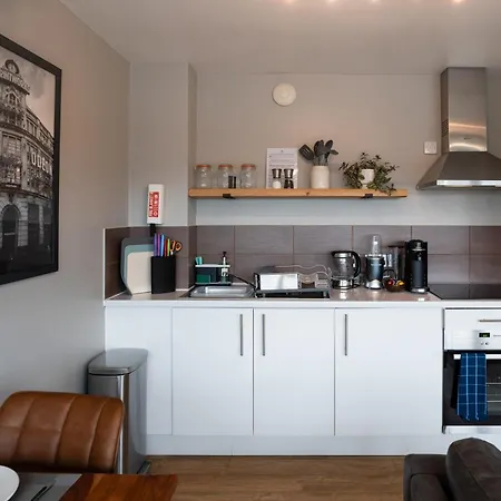 High Street Town House 4*