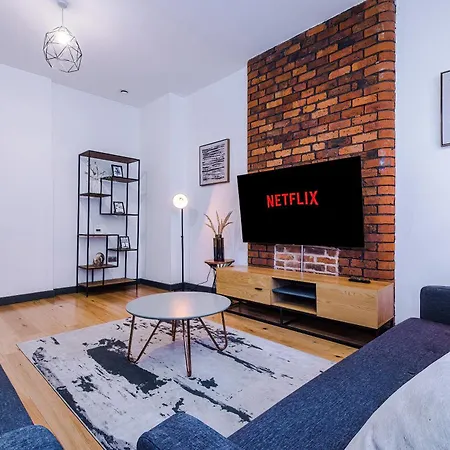 別荘 4-storey Townhouse In By Hilltop Serviced マンチェスター