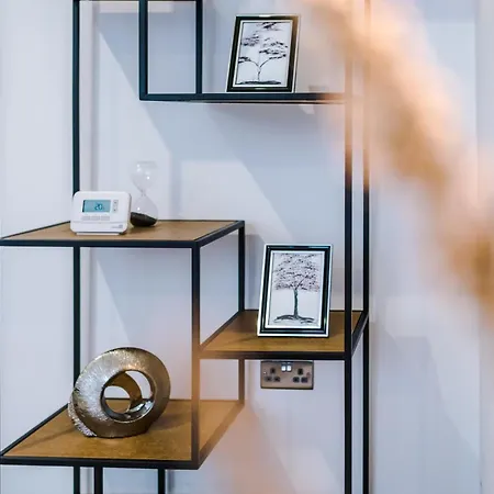 Holiday home 4-storey Townhouse In By Hilltop Serviced Manchester