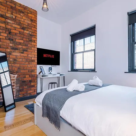 4-storey Townhouse In By Hilltop Serviced