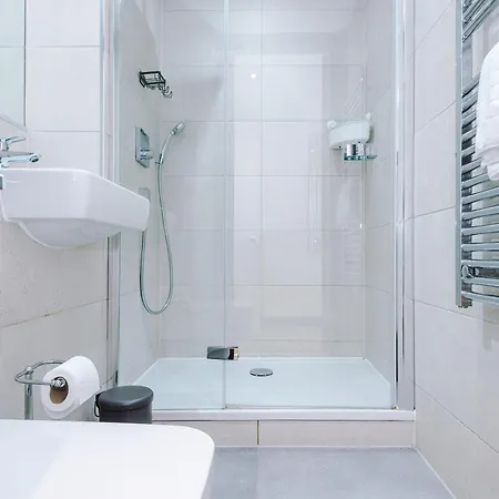 4-storey Townhouse In By Hilltop Serviced *