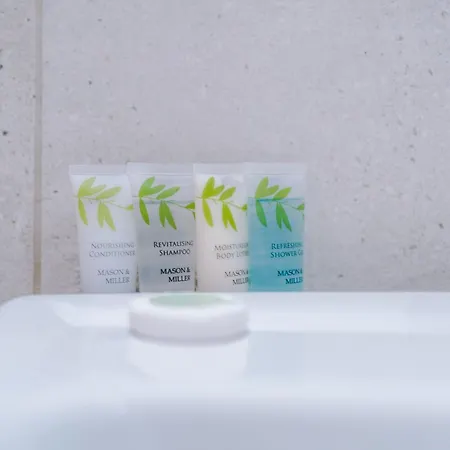 4-storey Townhouse In By Hilltop Serviced * Manchester