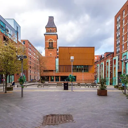 Semesterbostad 4-storey Townhouse In By Hilltop Serviced *