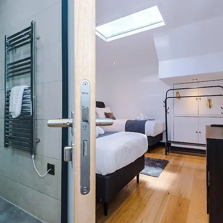 4-storey Townhouse In By Hilltop Serviced