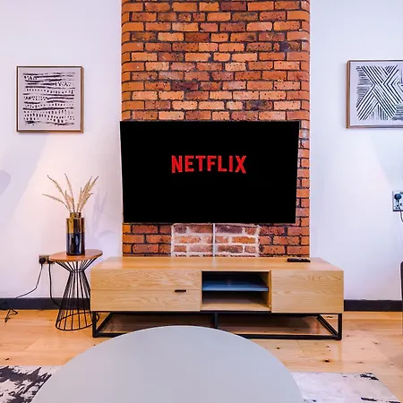 Holiday home 4-storey Townhouse In By Hilltop Serviced Manchester