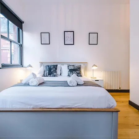 4-storey Townhouse In By Hilltop Serviced *