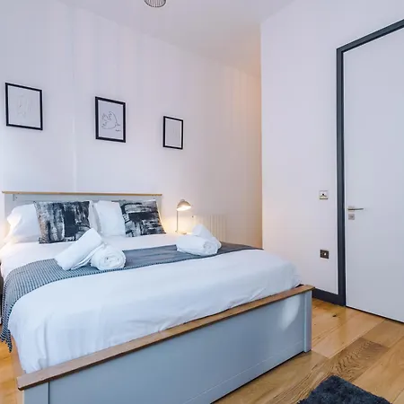 別荘 4-storey Townhouse In By Hilltop Serviced *