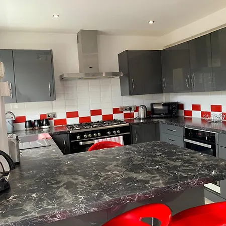 Great Value Comfort Free Parking Near 別荘 マンチェスター