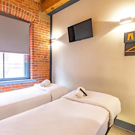 Easyhotel