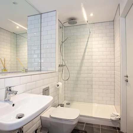 Apartment Contemporary 1 Bedroom In Centre