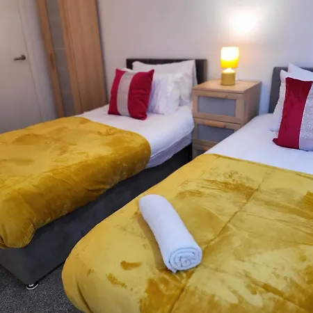 Luxury 2 Bed Apt On River, Wifi, Parking, Garden Appartement