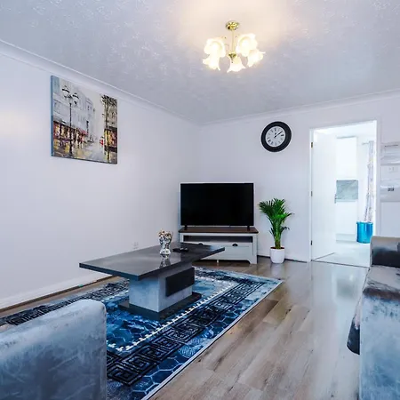 Apartment Cozy Away From In Manchester. Manchester