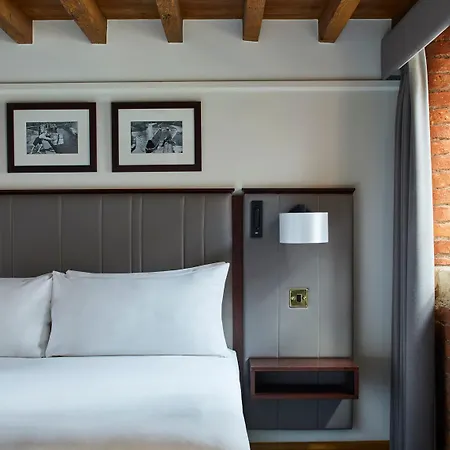 Marriott Victoria & Manchester