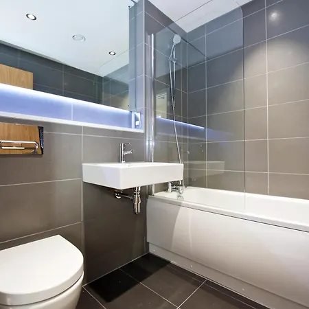 Staycity Piccadilly 4*
