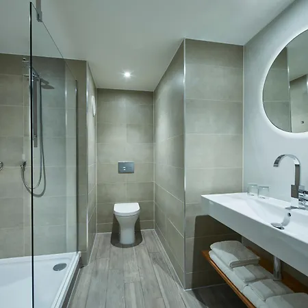 Marriott Victoria &