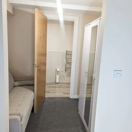A Superb 2 Bed, 2 Bathroom In Centre Free Parking * Manchester