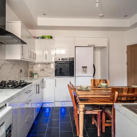 Harmony House: Shared Spaces 3 *