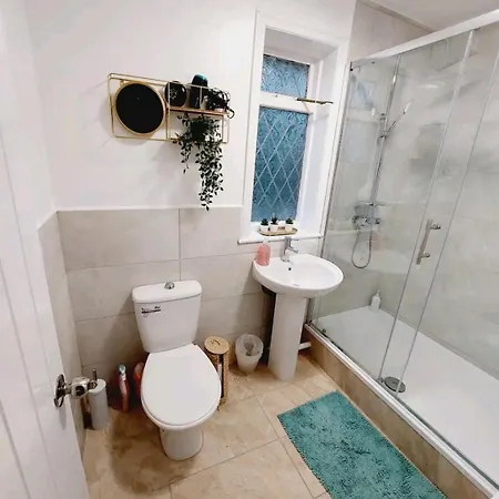 Cosy And Private House Close To Town アパート