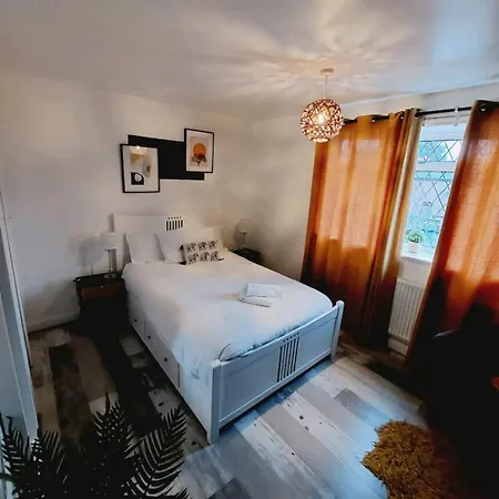 Cosy And Private House Close To Town アパート *