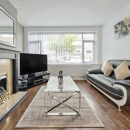 House In Heald Village * Manchester