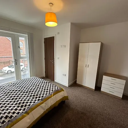 C U Ltd Alloggio in famiglia