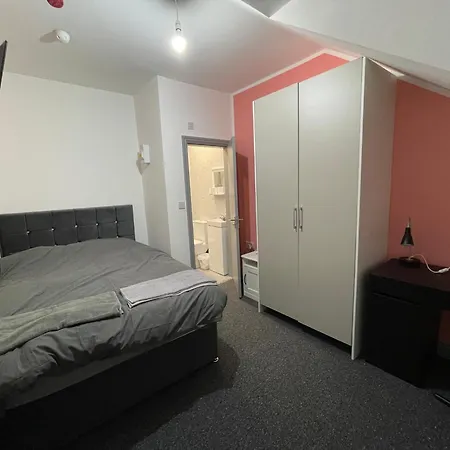 Luxurious En-suite 5 *