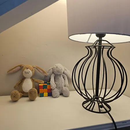 Проживание в семье Bee Hive *