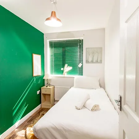 Spacious 3br House With Garden & Free Parking * Manchester