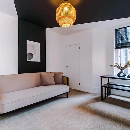 4 Bedroom House Eccles *