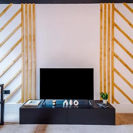 Σπίτι διακοπών 4 Bedroom House Eccles Μάντσεστερ