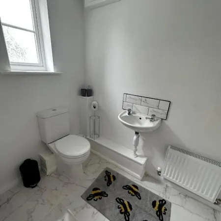 Stunning 3-bed House In *