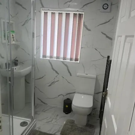 Stunning 3-bed House In *