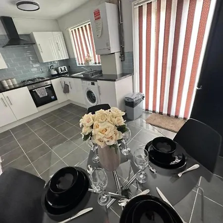 Stunning 3-bed House In * Manchester