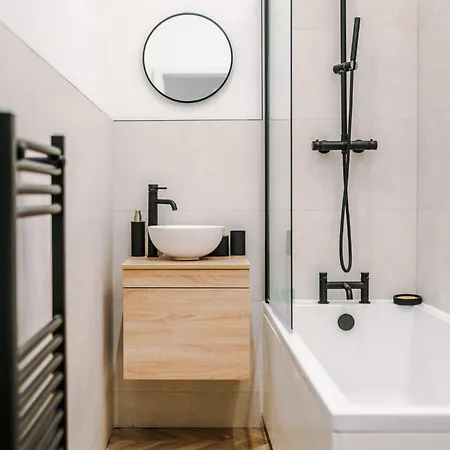 4 Bedroom House Eccles Prázdninový dům *