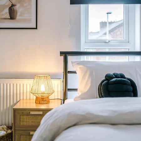 4 Bedroom House Eccles * Μάντσεστερ