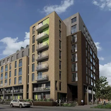 Апартаменты Mcr 1br Getaway With Rooftop Access & Prime Location