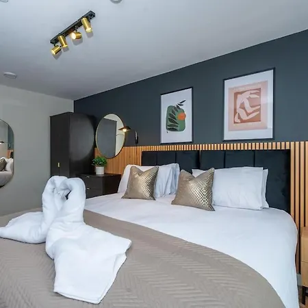 Апартаменты Modern Waterfront Living City's Hotspots Nearby Манчестер