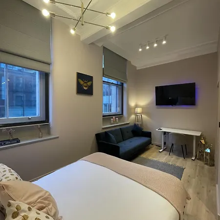 Luxury 2 Bed Centre