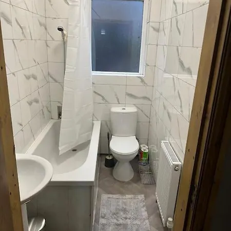 Apartment 3 Bdr, Close To And Hospital