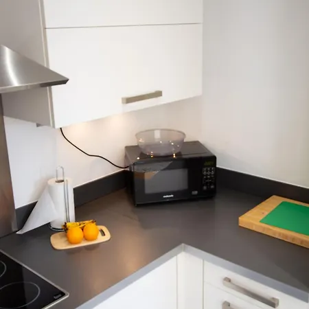 Gem: Cosy 2br With Private Balcony