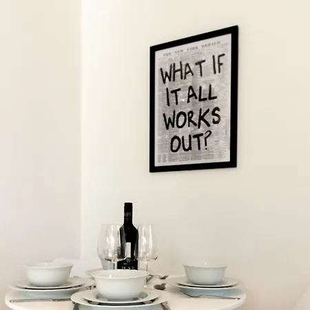 Apartment Gem: Cosy 2br With Private Balcony *