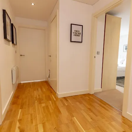 Gem: Cosy 2br With Private Balcony *