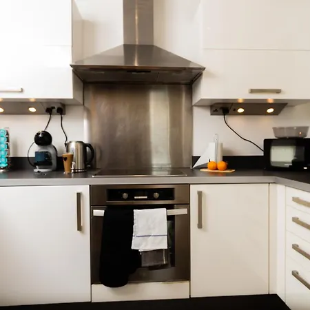 Apartamento Gem: Cosy 2br With Private Balcony Mánchester